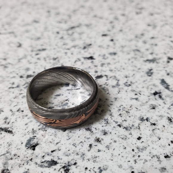 Demascus and rose gold wedding band - Picture 4 of 4